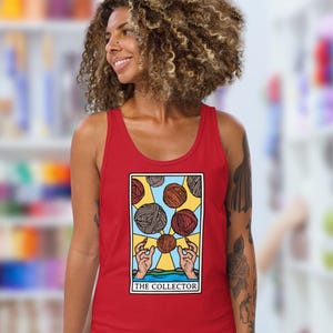 Camiseta sin mangas con la carta del tarot de The Yarn Collector, regalo divertido de ropa con tatuajes de crochet, regalo de broma obsceno para tejedores