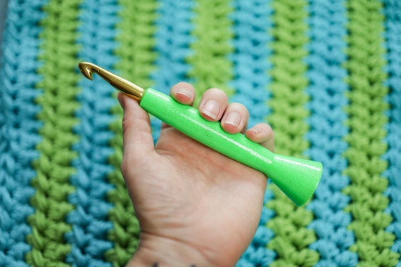 10mm Ergonomic Crochet Hook, 3D Printed Hybrid Tapered Style Metal Crochet  Hook, Neon Green Glitter Edition, Gift for Crocheter 
