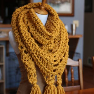 Super Chunky Triangle Wrap Crochet Pattern, Simple Oversized Meditation Wrap, Super Bulky yarn, Beginner Friendly Pattern image 6