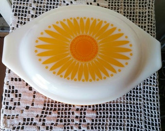 Pyrex Sunflower 043 Casserole dish with lid