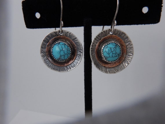 Sterling silver earring (925), copper and fine silver (999) patinated, adorned with turquoise