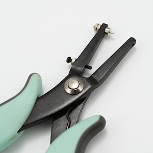 Lochzange für 1.25mm Löcher in Metall hole punch Schmuckwerkzeug Beadsmith jewelry pliers Bild 1