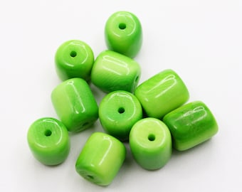 Tagua cylinder licht groen 8 mm 10 stuks Tagua kralen naturel kralen