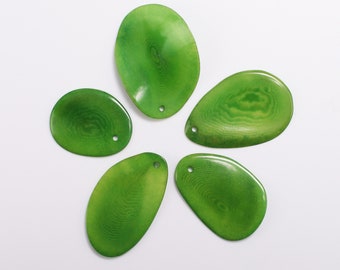 Taguachips medium green 25-35 mm 5pcs one hole tagua beads for earrings green beads oval beads 25 mm beads natural beads