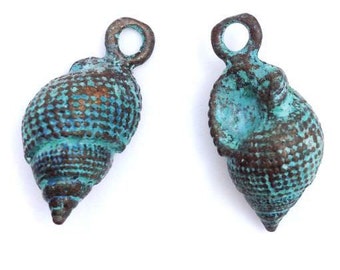 Shell pendants 2 pendants 2 pendant shell green patina 20 mm 2 piece maritim metal beads shell patina pendants green shell charms green pati