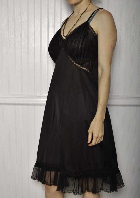 VINTAGE VANITY FAIR black lace slip / sz 38 night