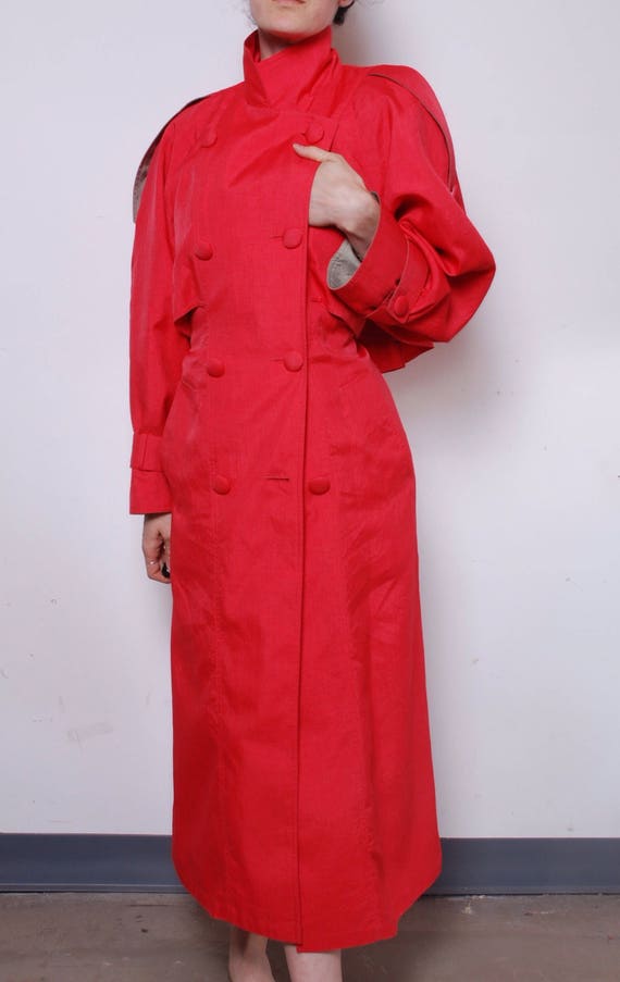 VINTAGE Portrait Deep Coral Pink Trench Coat // ra