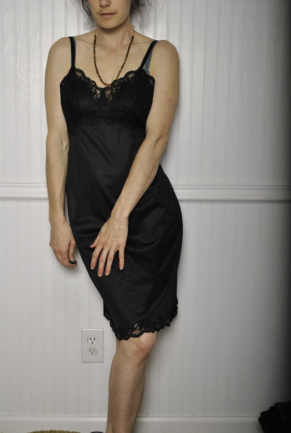 VINTAGE VANITY FAIR black lace slip / night gown /