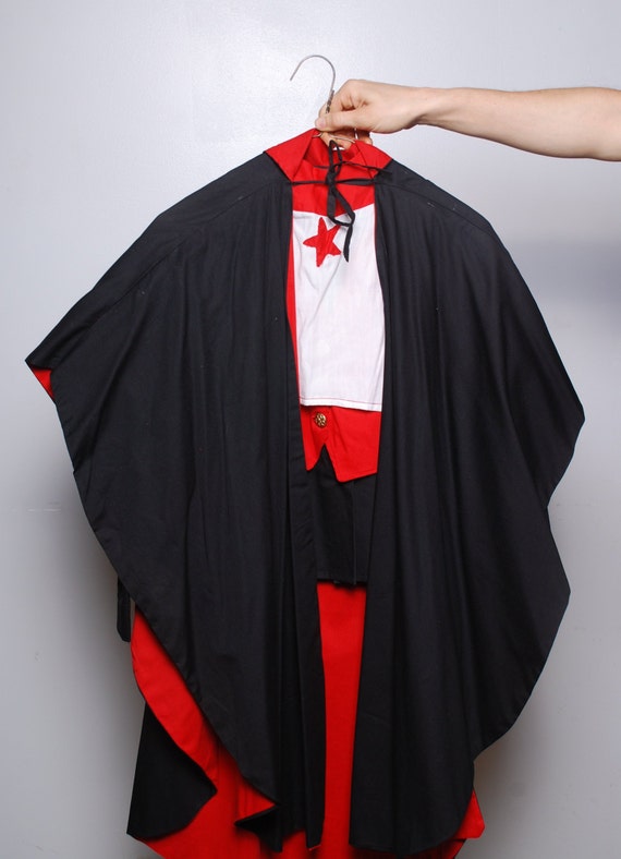 HANDMADE child halloween outfit // cape // marchin