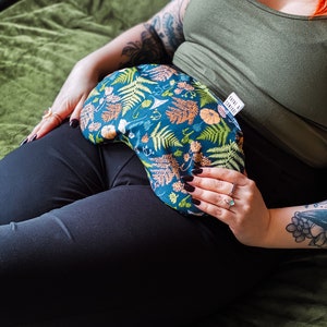 The Monthly Bean Menstrual Cramp Heating Pad Floral Options image 2