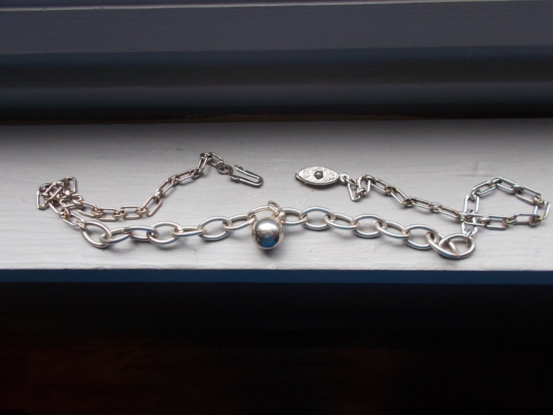 Cool silvertone chain 16 inches