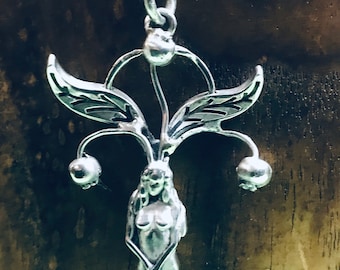 Mandragora pendant