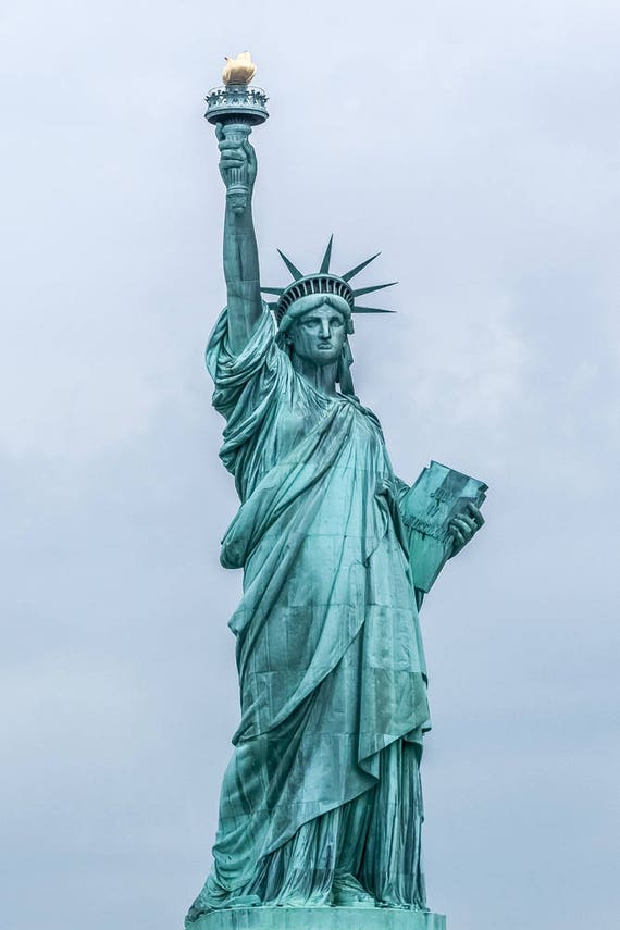 Statue of Liberty at New York New York … – License image – 70261689 ❘  lookphotos