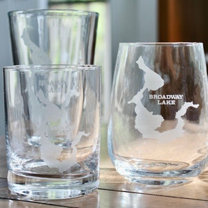 Broadway Lake, SC Map Engraved Glasses