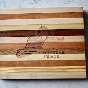 Cuttyhunk Island Karte Graviert Holz Servierbrett & Barbrett