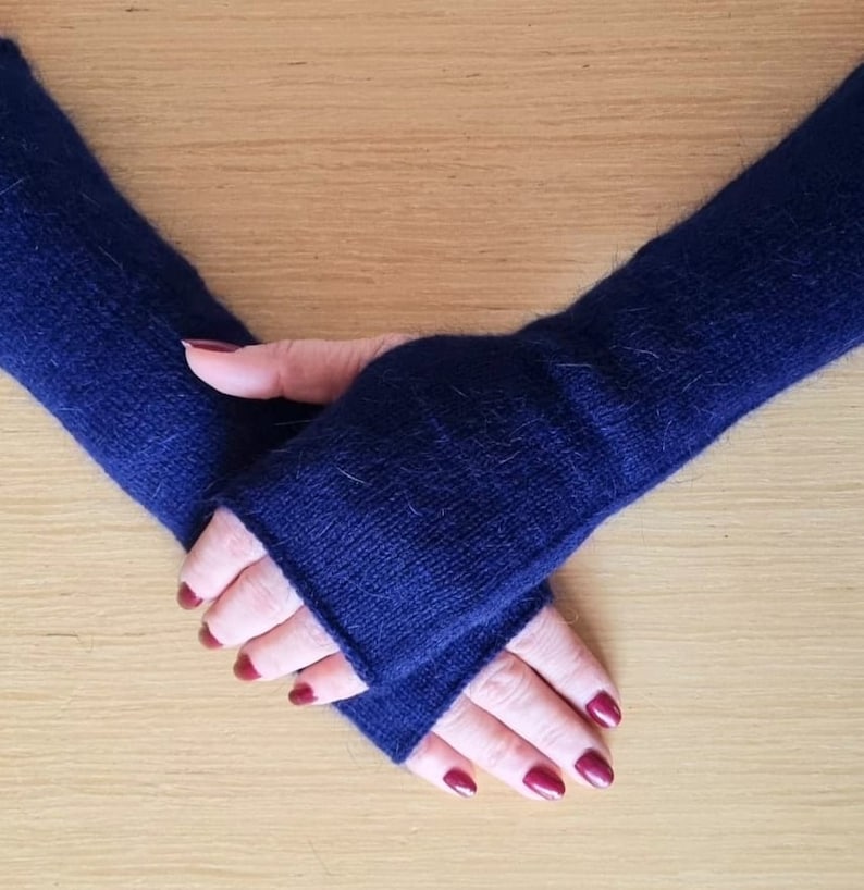 HANDSCHUHE / HANDSCHUHE MinkyCashmere Frauen alle Jahreszeit Fäustlinge Handgestrickte Schwarz Grau Weiß & .. Einzigartige Handschuhe 6/ Dark blue