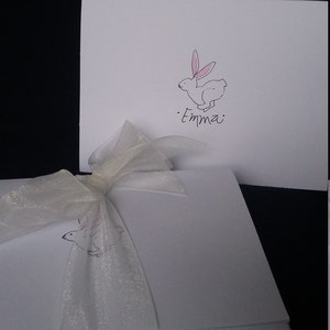 Tarjetas de conejito - Tarjetas blancas plegadas, personalizadas y dibujadas a mano, de 10 x 14 cm con sobres - Tarjetas de Pascua - Tarjetas en blanco