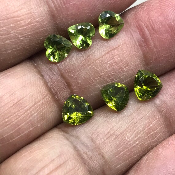 Péridot Calibré 1ct 6x6x3 - Pierre Naturelle Pakistan - Vente à L'unité (17 Dispo)