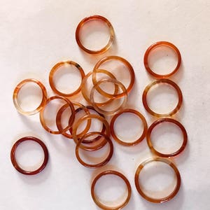 カーネリオン リング 1 個 - リング サイズ 6 ～ 13 mm の厚さ、100% 天然宝石、オレンジ、7 月の誕生石。