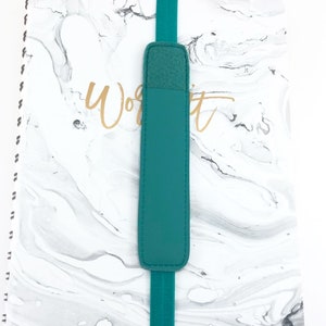 teal pen holder