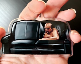 フランク・レイノルズ in Couch - It's Always Sunny Humor、両面デザイン、3インチアクリルキーホルダー