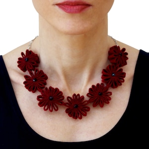 Red Flower Necklace, Burgundy Flower Necklace, Felt Flower Necklace, Red and Black Necklace , Red Necklace, Felt Necklace, Flower Necklace,