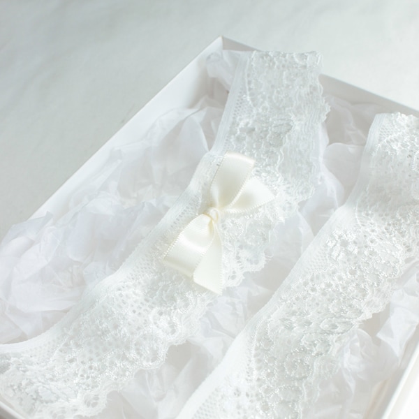 Elegant simple wedding garter wet with soft off white lace and cream bow - Will match all Wedding Dresses,available with more Bow Colours