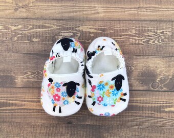 Sheep Baby Shoes, Lamb Baby Booties, Newborn Moccasins, Baby Gift, Baby Shower Gift, Fabric Shoes, Infant Slippers, Toddler Shoes