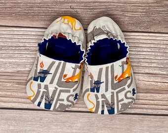 Lion Baby Shoes, Africa Baby Booties, Newborn Moccasins, Baby Gift, Baby Shower Gift, Fabric Shoes, Infant Slippers, Toddler Shoes