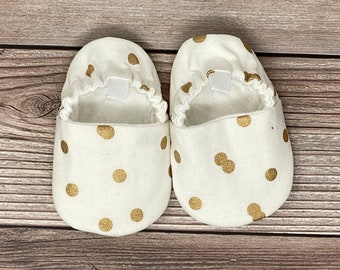 Polka Dot Baby Shoes, Baby Booties, Newborn Moccasins, Baby Gift, Baby Shower Gift, Fabric Shoes, Infant Slippers, Toddler Shoes