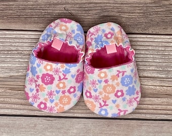 Floral Baby Shoes, Baby Booties, Newborn Moccasins, Baby Gift, Baby Shower Gift, Fabric Shoes, Infant Slippers, Toddler Shoes