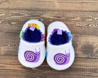 Snail Baby Shoes, Baby Booties, Newborn Moccasins, Gift for Baby, Baby Shower Gift, Fabric Shoes, Infant Slippers, Toddler Shoes