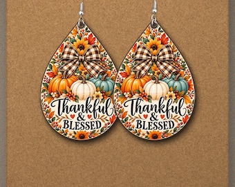 Dankbare und gesegnete Tropfenohrringe (PNG) | Herbstliches Kürbis-Sublimationsdesign | Schleife im Büffelkaromuster, Sonnenblumen | Download für Thanksgiving