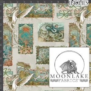 Op de afbeelding: Zee-thema stof met een herhalend patroon van draken, vissen en zeepaardjes in een lichtblauw, groen en bruin kleurenschema. De stof is omlijst door een rand met de tekst "MOONLAKE FABRICS".