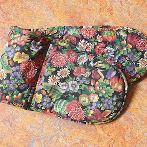 Oven gloves, mitts, unused, double oven glove, hanging hook, gorgeous pattern, great gift idea, Autumn flowers, pumpkins, acorns