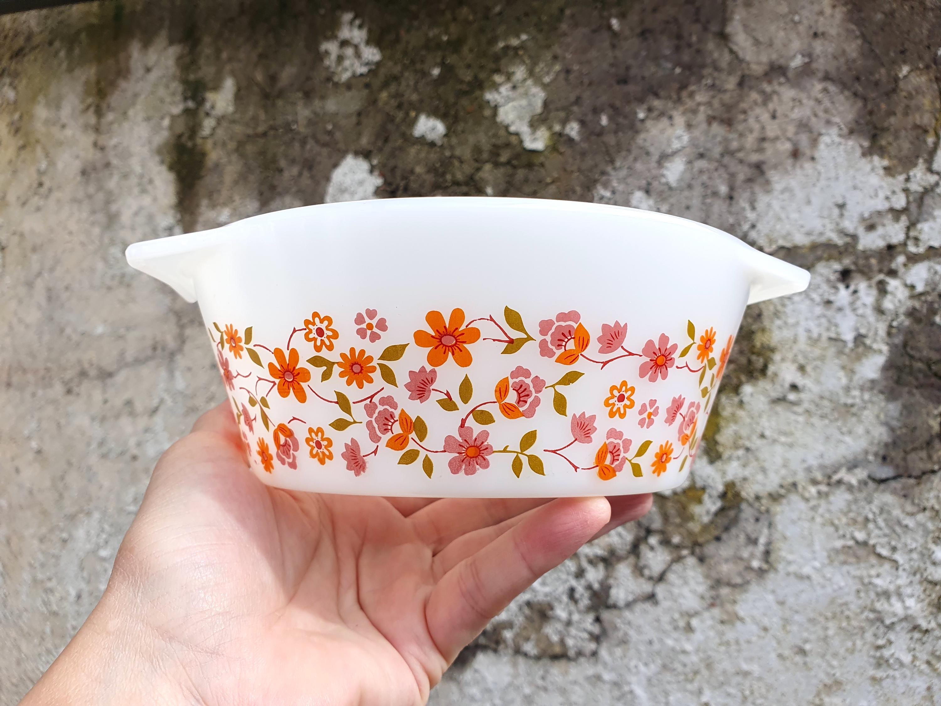Arcopal Scania casserole serving dish salad bowl, orange pink flowers, like Pyrex, milk glass, vintage home, gift idea, France 1960s 1970s