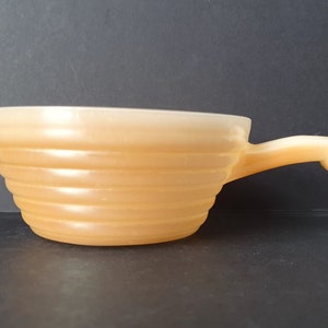 Middeleeuwse Fire-King-soepkom met handvat, perzikglans, vintage Anchor Hocking Bee Hive-patroon uit de VS, ovenbestendig, kitchenalia