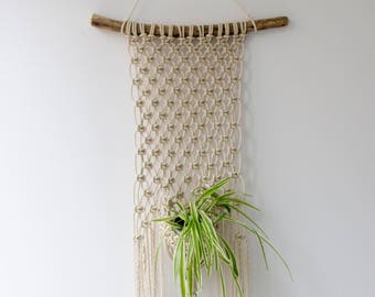 Macrame wall hanging / modern macrame / macrame wall art / wall decor / fiber art / Macrame wall hanger / Wall hanger on driftwood