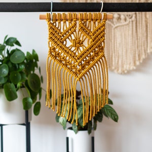 Macrame wall hanging 'Ochre' image 1