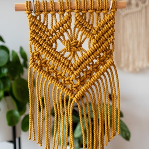 Macrame wall hanging 'Ochre' image 3