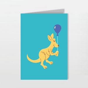 Carte de voeux Kangourou avec un ballon (livraison gratuite aux États-Unis !) par Eddie Fieg