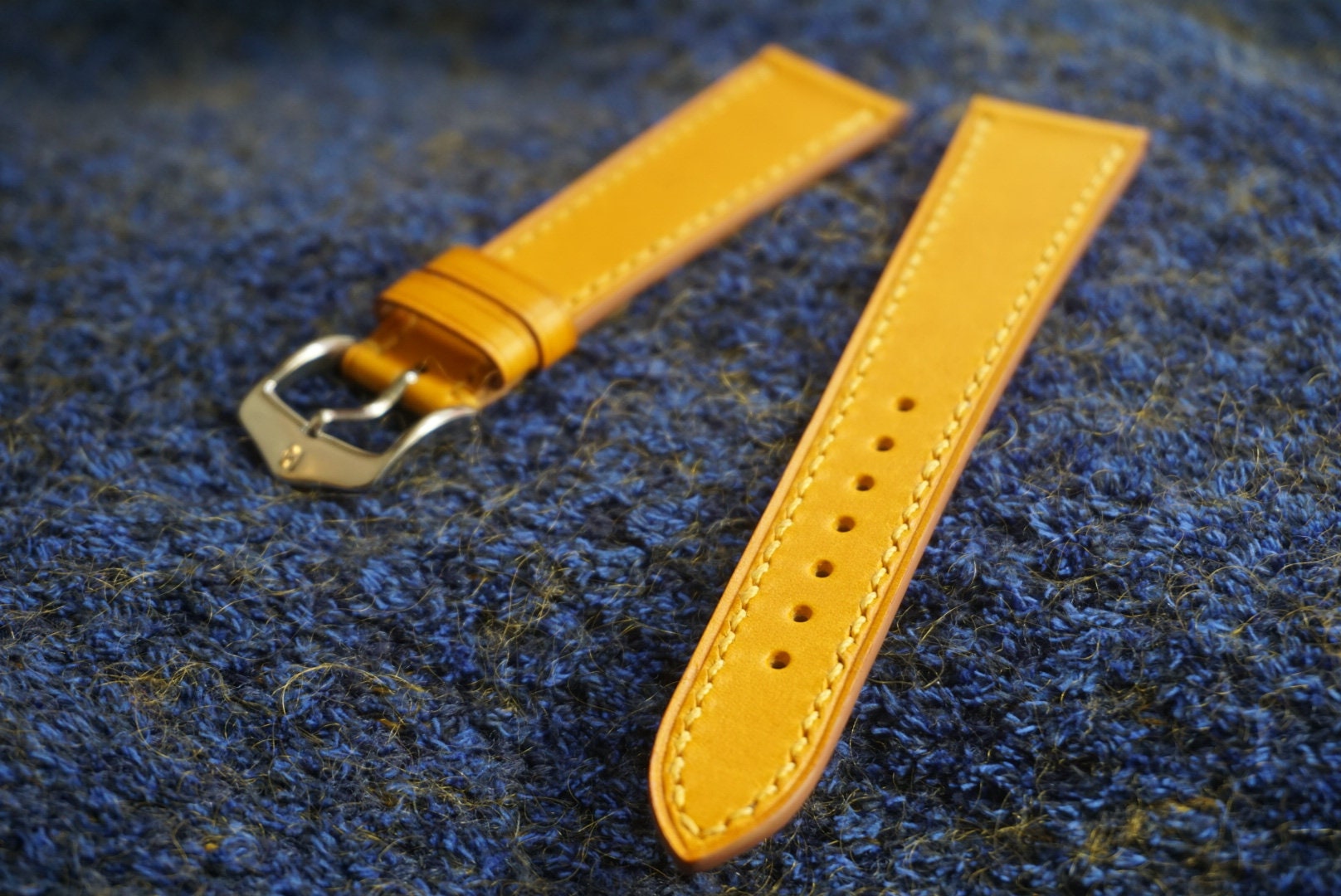新品　オガサカ　ウォーマー　Mサイズ　イエロー Custom Yellow Watch Strap in Italian Butter,12mm- 16mm, 17mm