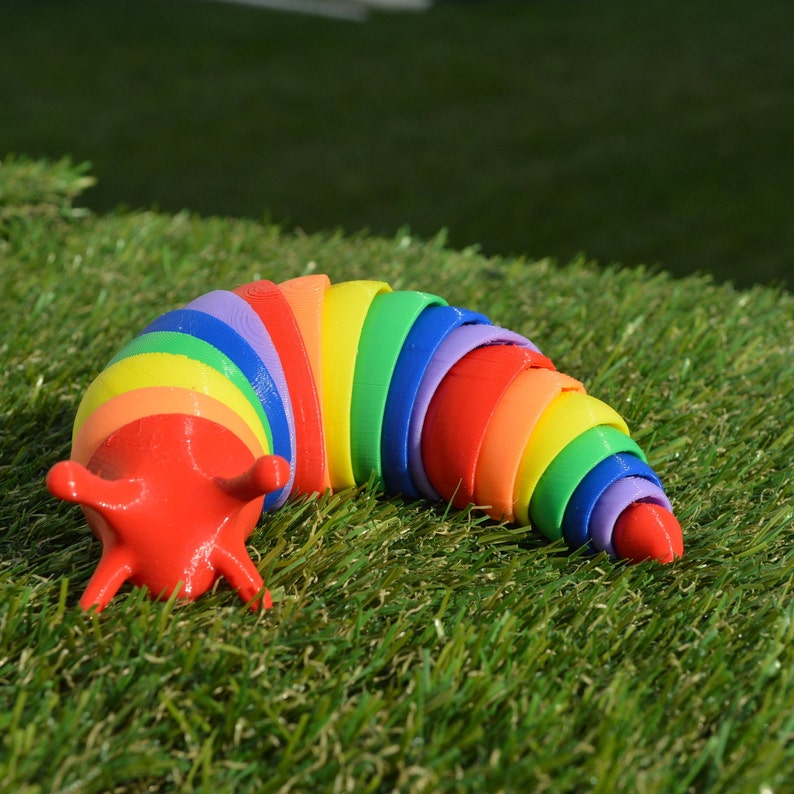 3D gedruckte Regenbogen Zappelschnecke Bild 1