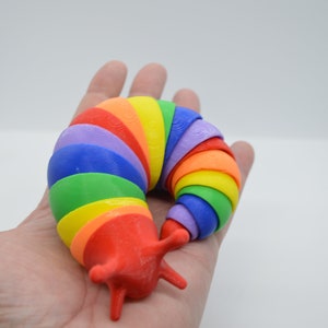 3D gedruckte Regenbogen Zappelschnecke Bild 4