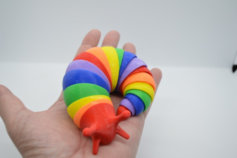 3D gedruckte Regenbogen Zappelschnecke Bild 4