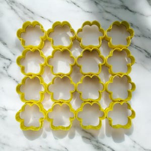 16 x 1.5&quot; Dog Paw multi Cookie Cutter- Fast Shipping - Sharp Edges - Exceptional Quality