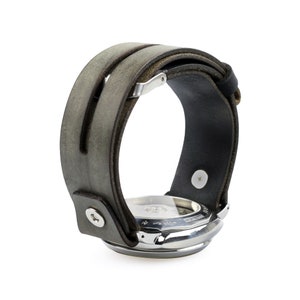 Arméstil pilotarmband, kakifärgat och svart läder, stöder fasta kabelhakar