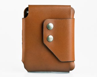 Minimalist Tan Brown Leather Wallet with SmartTag Pocket - Biker Style