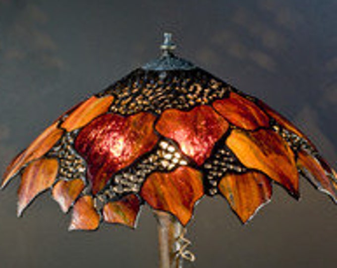 Maple Leaf, Stained Glass Lamp, Tiffany Lamp, Table Lamp, Desk Lamp, Home Decor, Office Decor, Bedside Lamp, Nightstand Lamp, Library Lights