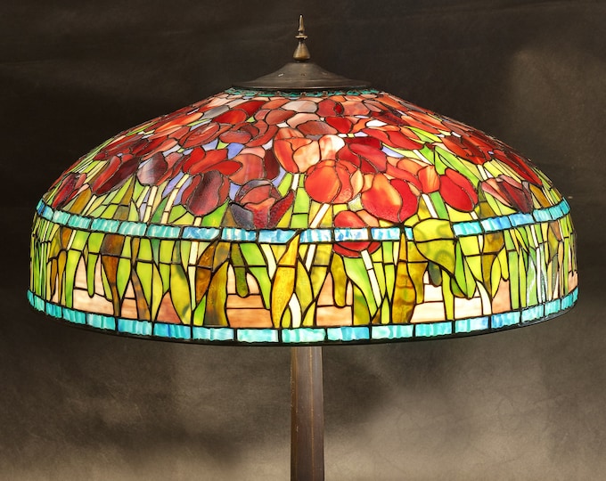 22" Tulip lamp